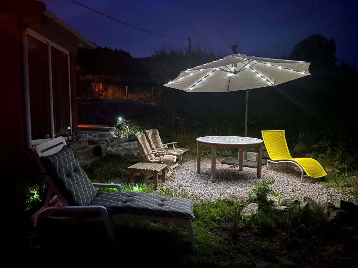 Maison Independante Pour 2 Tout Inclus Tiny House For 2 All Included Teilhet  Exterior photo