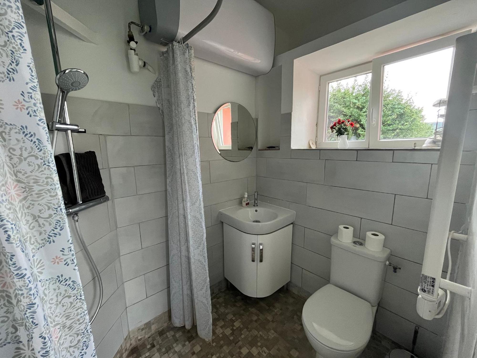 Maison Independante Pour 2 Tout Inclus Tiny House For 2 All Included Teilhet  Exterior photo